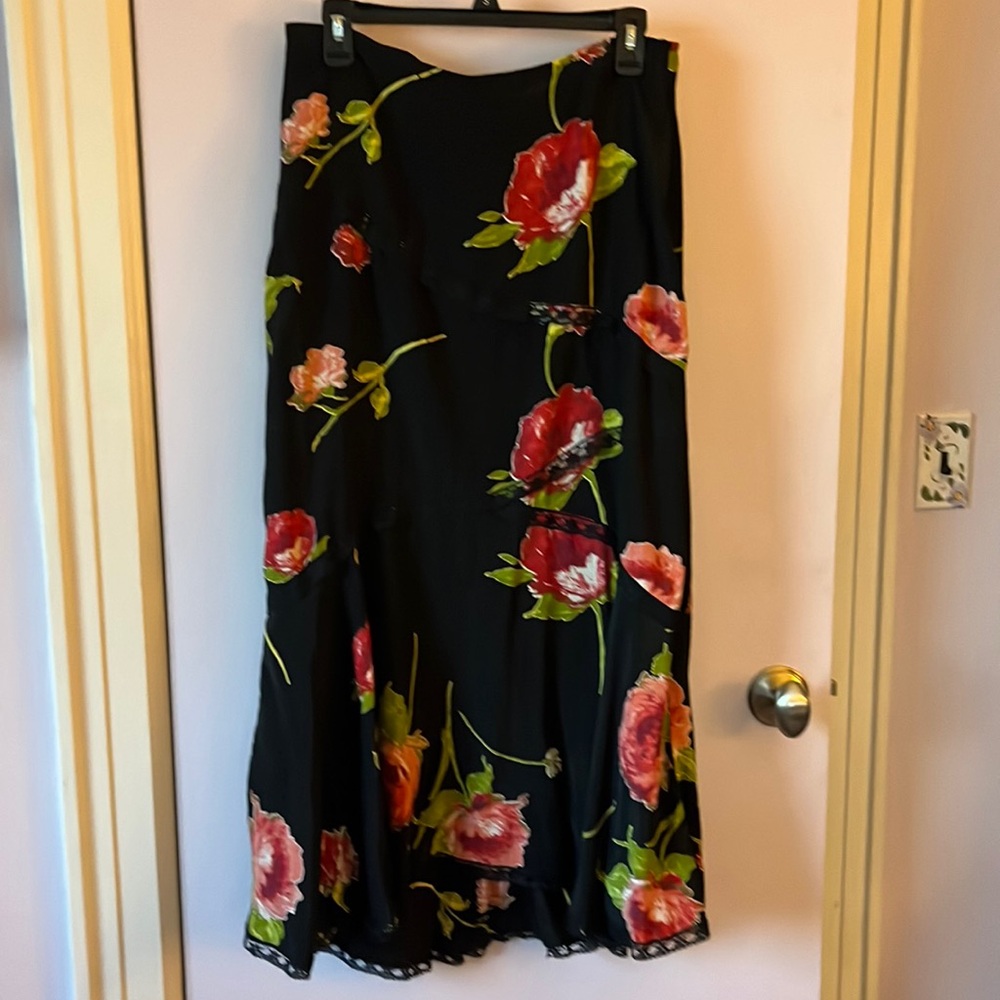 ASHLEY O’ROURKE- lovely above ankle huge floral print used- in good condition
